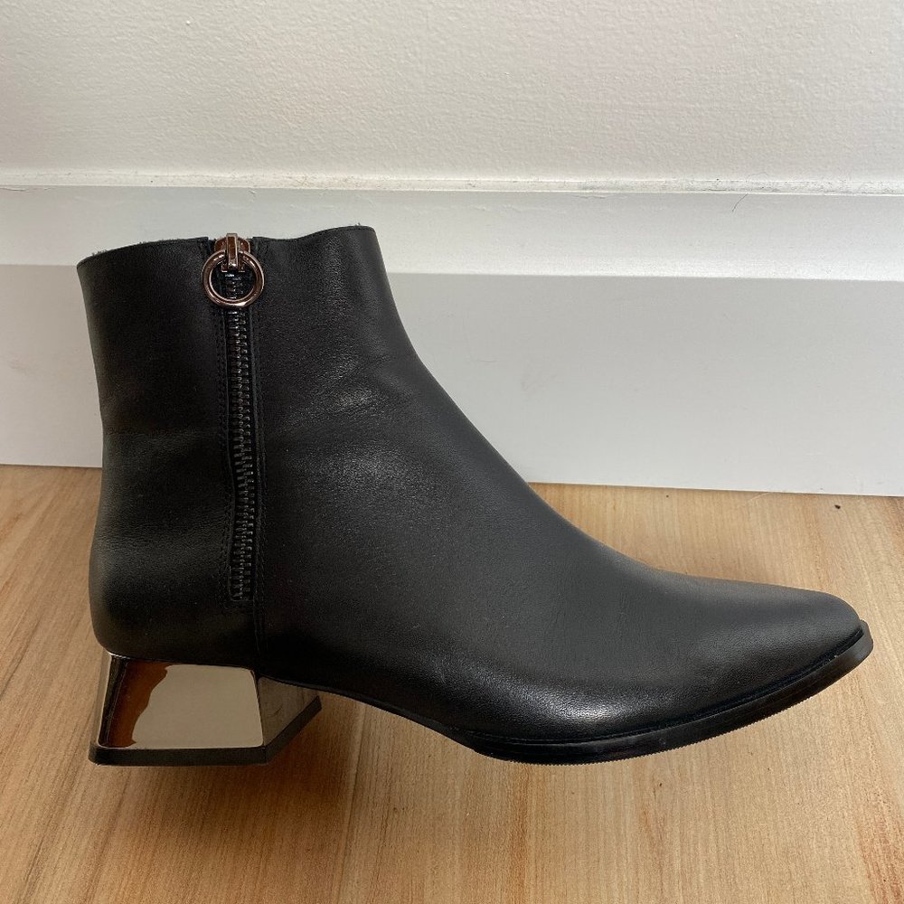 Vaneli Black Leather Ankle Boots Size 8